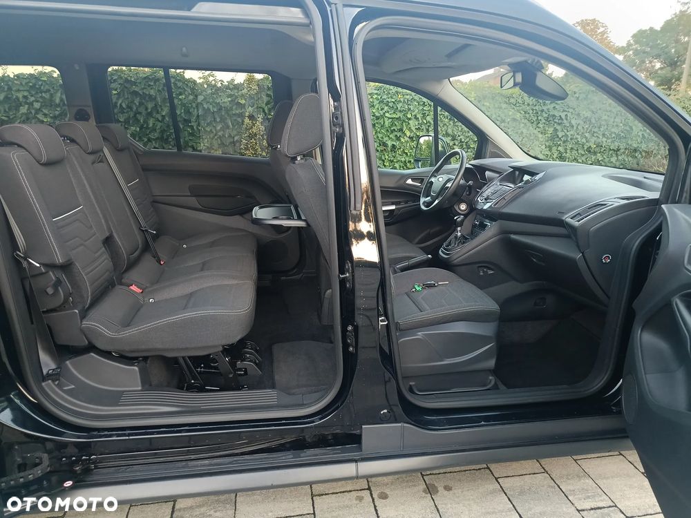 Ford Tourneo Connect Grand - 24