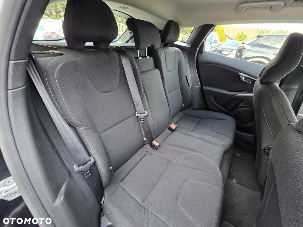 Volvo V40 - 24