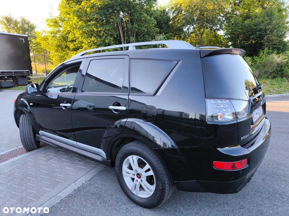 Mitsubishi Outlander - 4