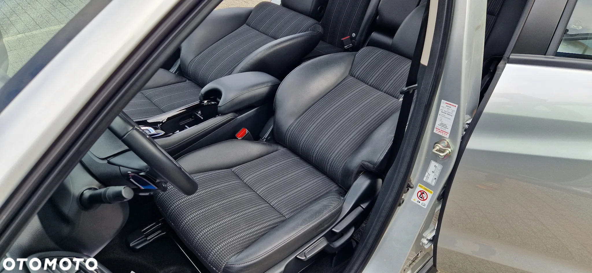 Honda HR-V 1.5 i-VTEC CVT Executive - 17