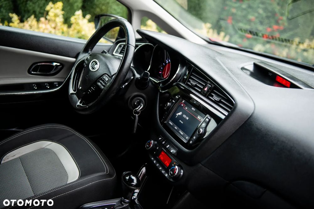 Kia Ceed 1.6 CRDi SCR L Business Line DCT - 39
