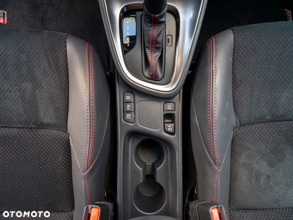 Toyota Yaris Hybrid 1.5 GR Sport - 23