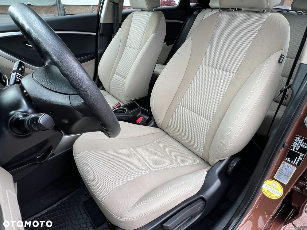 Hyundai i30 1.4 Comfort - 22