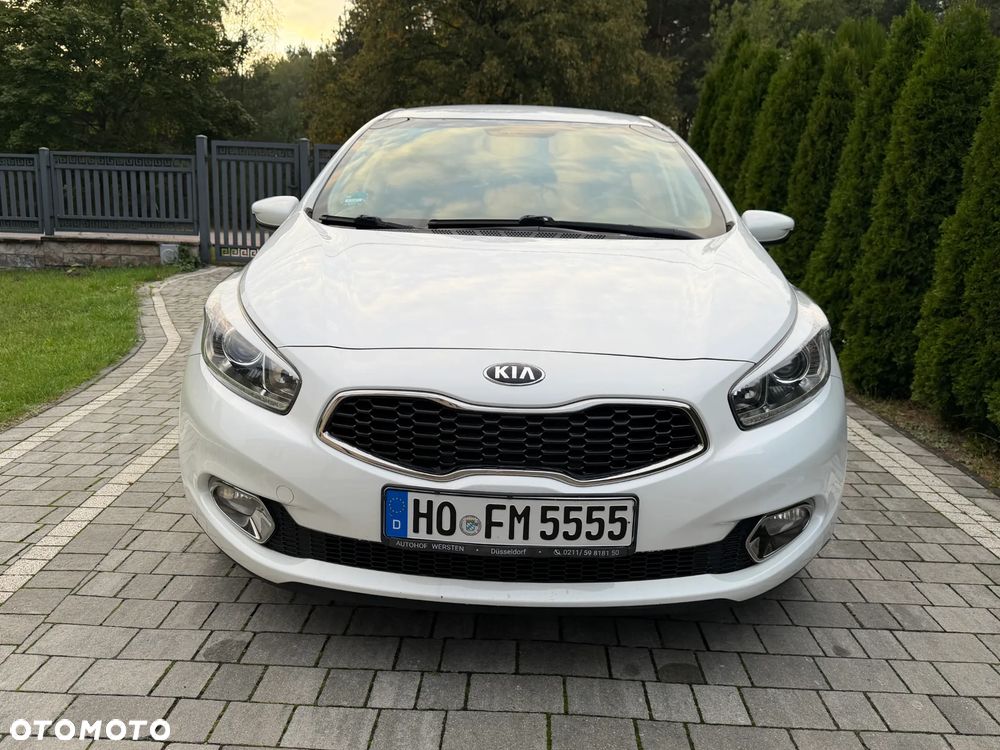 Kia Ceed 1.6 GDI Dream Team Edition - 2