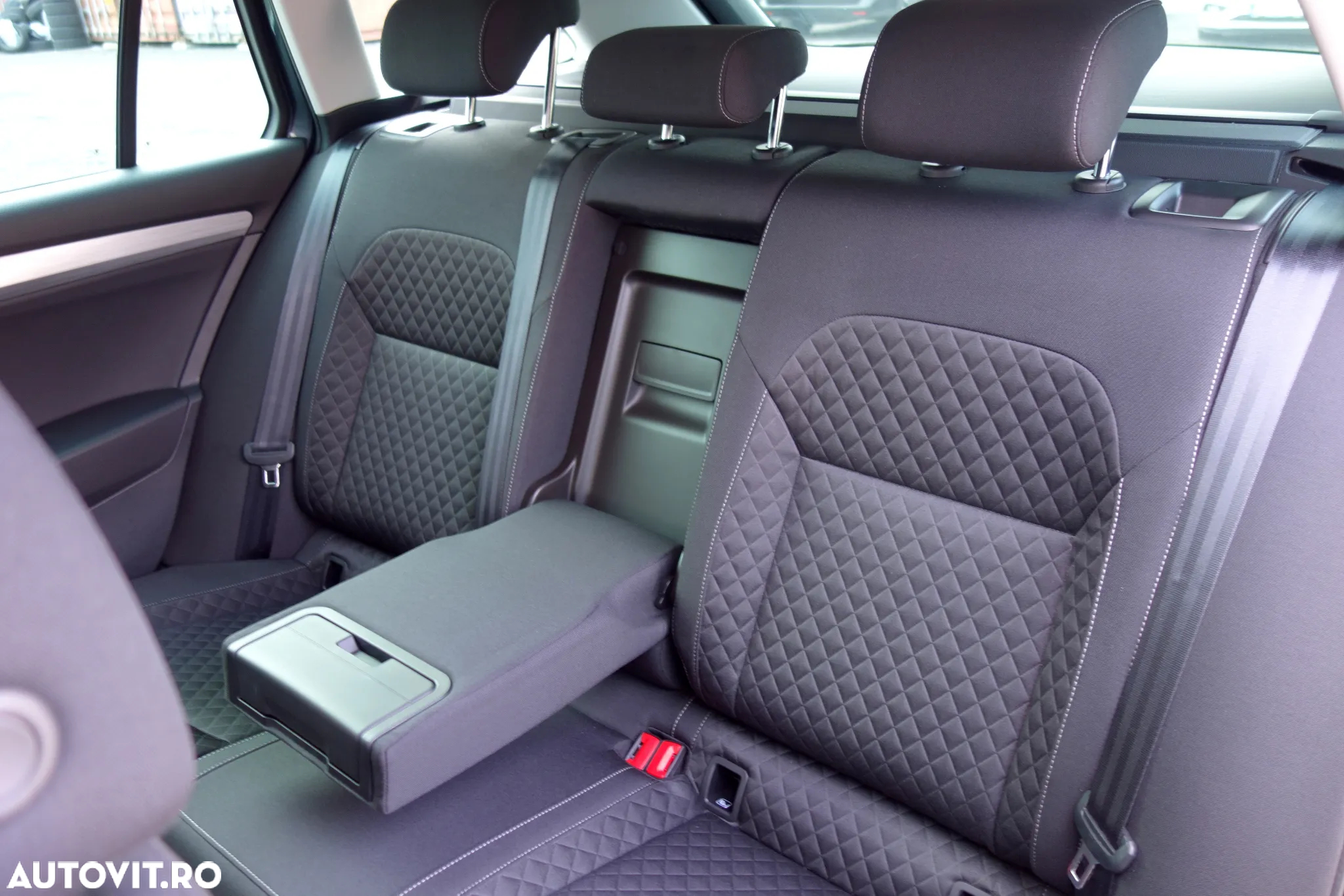 Skoda Superb Combi 2.0 TDI DSG Style - 25