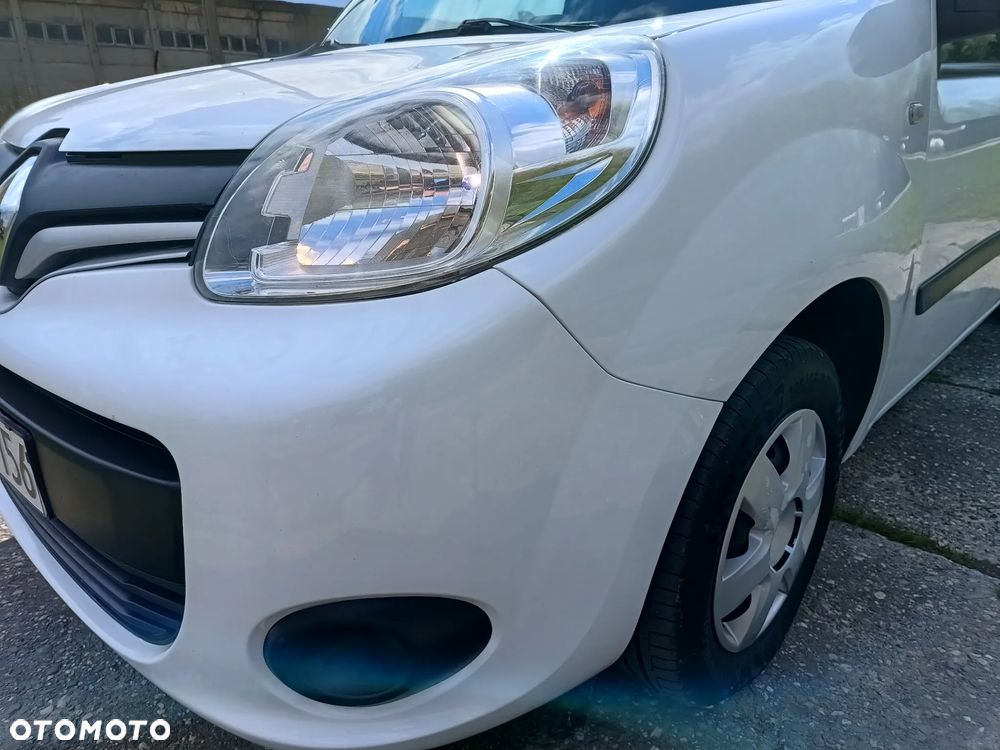 Renault Kangoo wersja MAXI LONG 1.5 diesel 110kM 2017 rok Bogate wyposażenie- WEBASTO, navigacja NISKI PRZEBIEG-142 tyś. SPRAWNY 100% ZAREJESTROWANY!! - 16