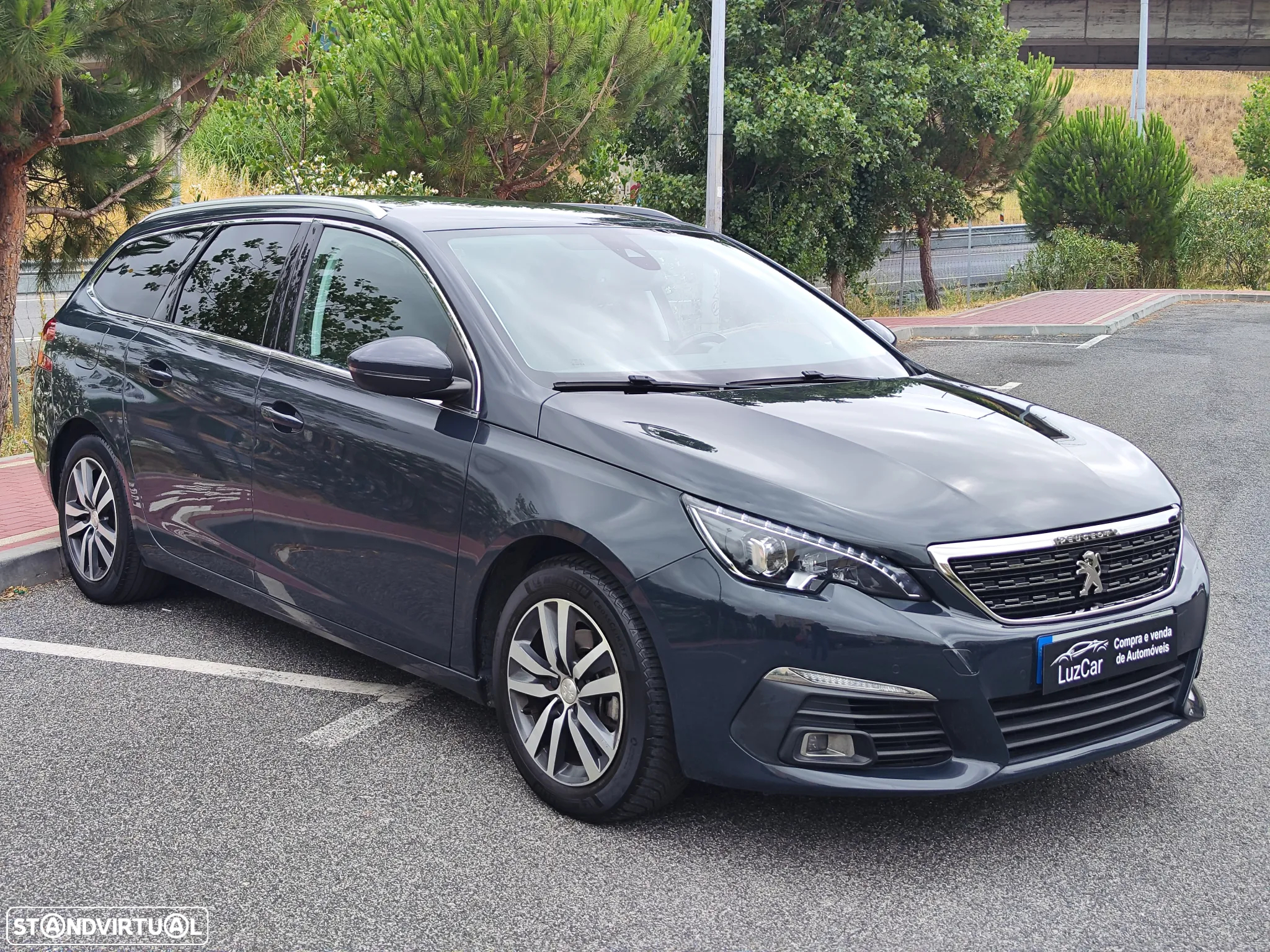 Peugeot 308 SW 1.2 PureTech Allure Full LED EAT8 - 4