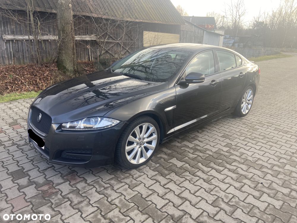 Jaguar XF 2.2 D Luxury - 9