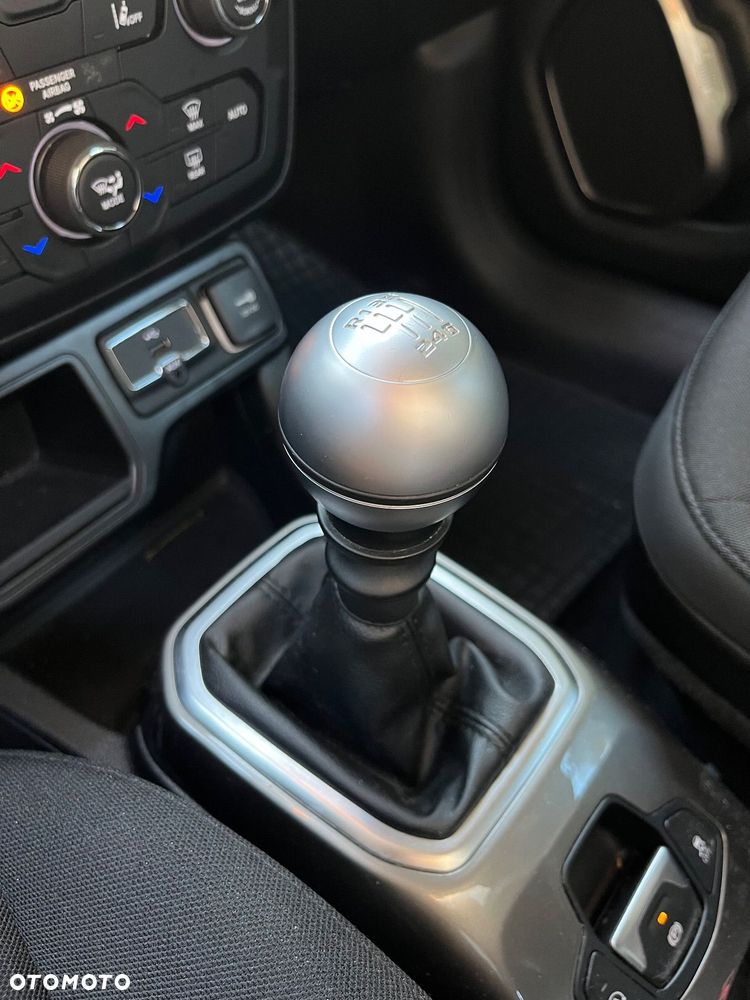 Jeep Renegade - 10