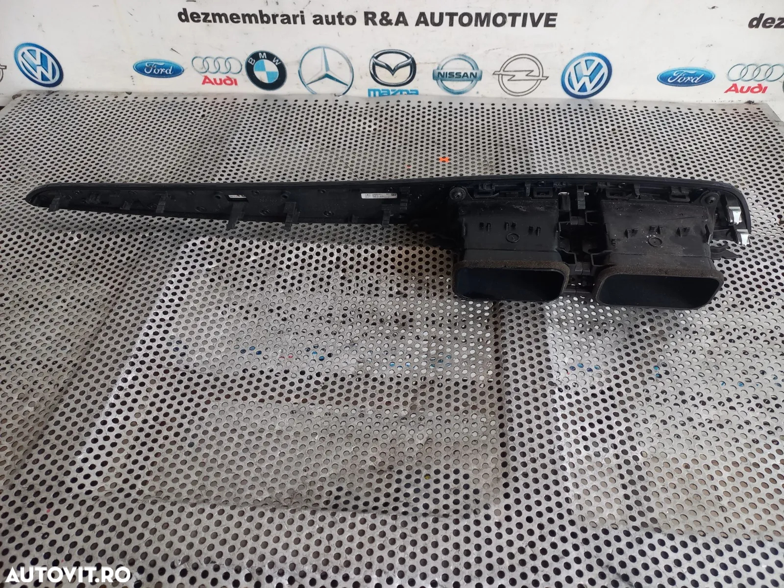 Grile Grila Ventilatie Bord Centrala Ornament Trim Bord Mercedes C Class W204 Facelift An 2011-2012 - 8