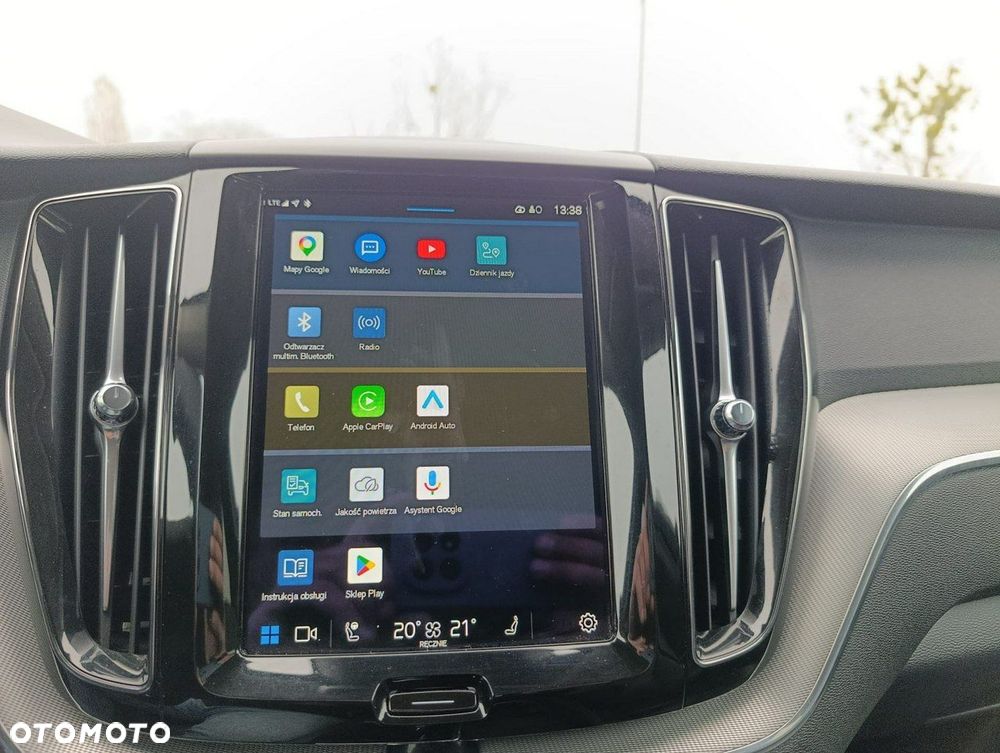 Volvo XC 60 B4 B Plus Dark - 21