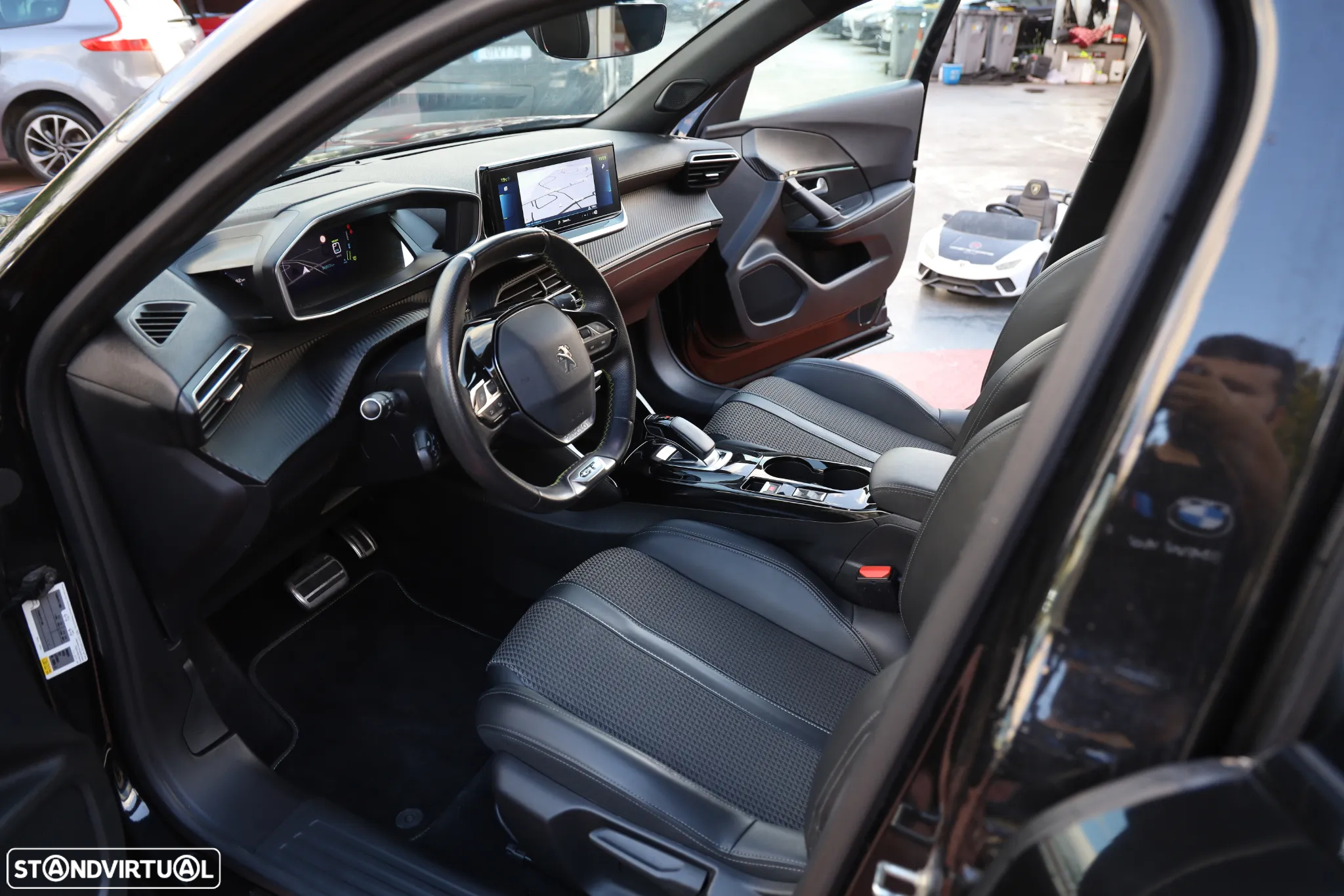 Peugeot e-2008 50 kWh GT - 19