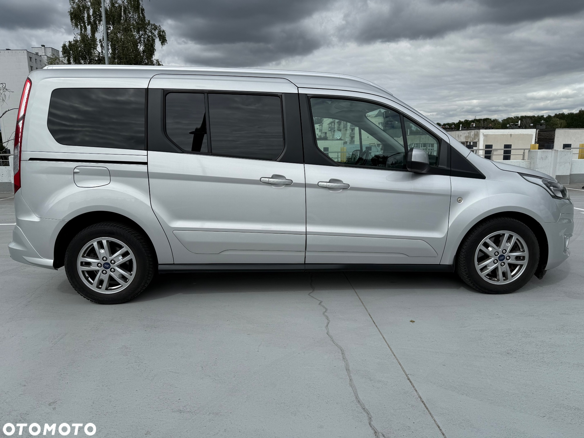 Ford Tourneo Connect Grand - 10