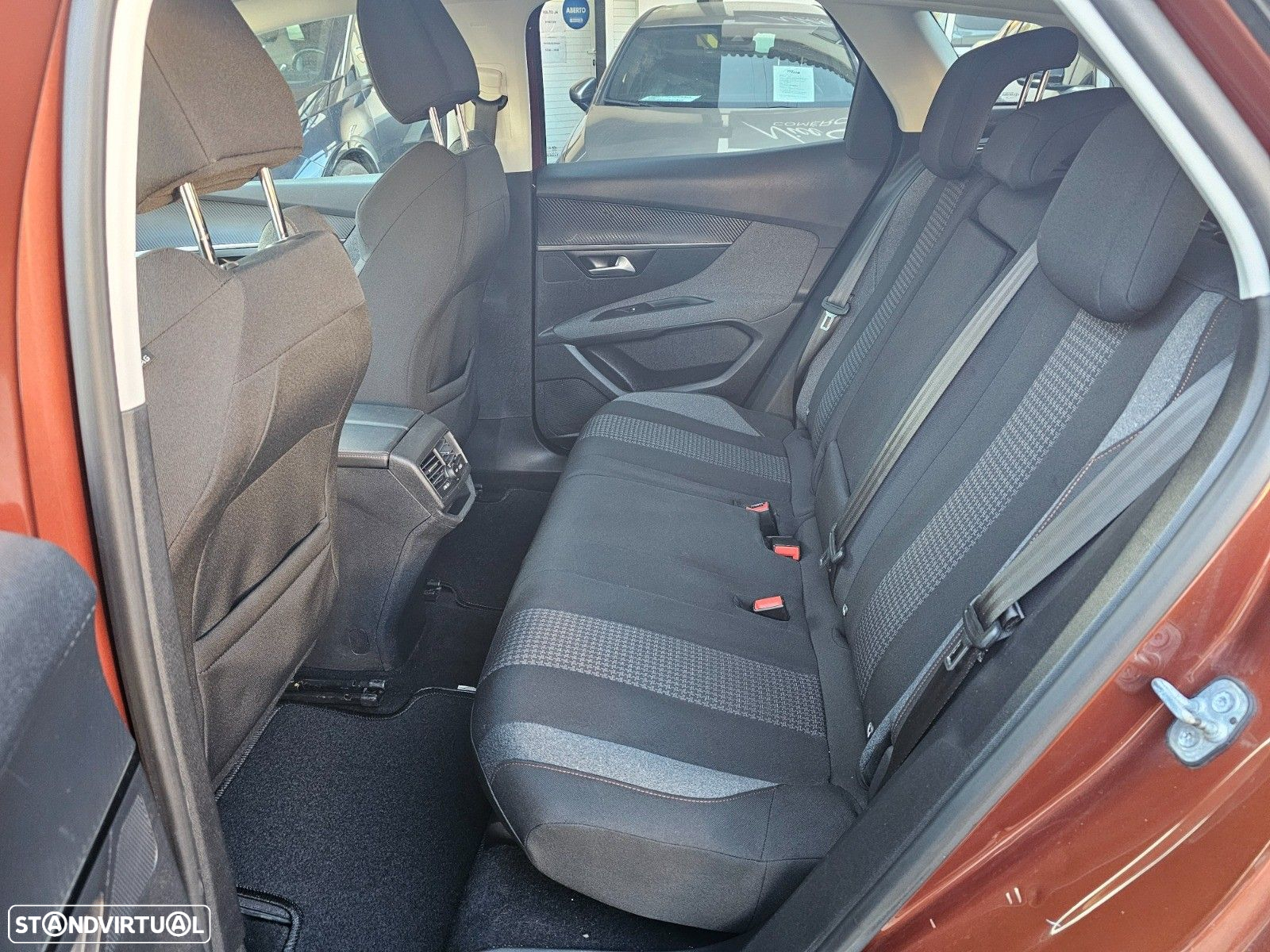 Peugeot 3008 1.2 PureTech Allure EAT8 - 8