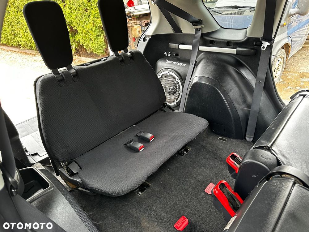 Mitsubishi Outlander 2.0 DID Instyle NAVI - 20