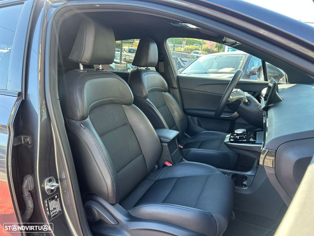 MG MG4 64 kWh Luxury - 46