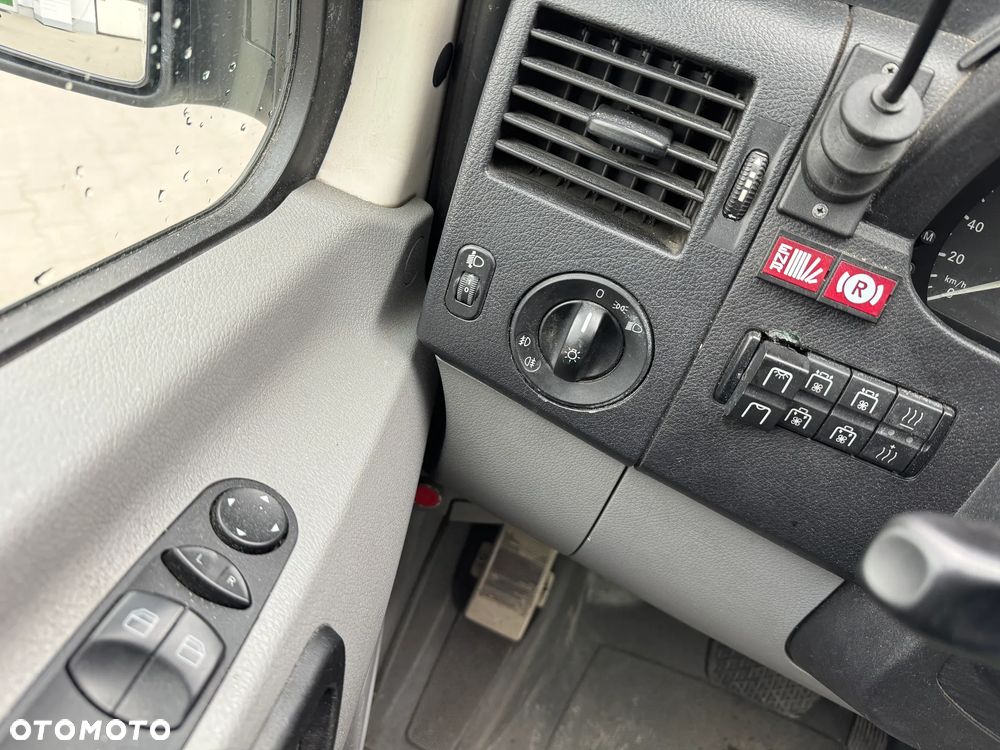 Mercedes-Benz Sprinter - 22