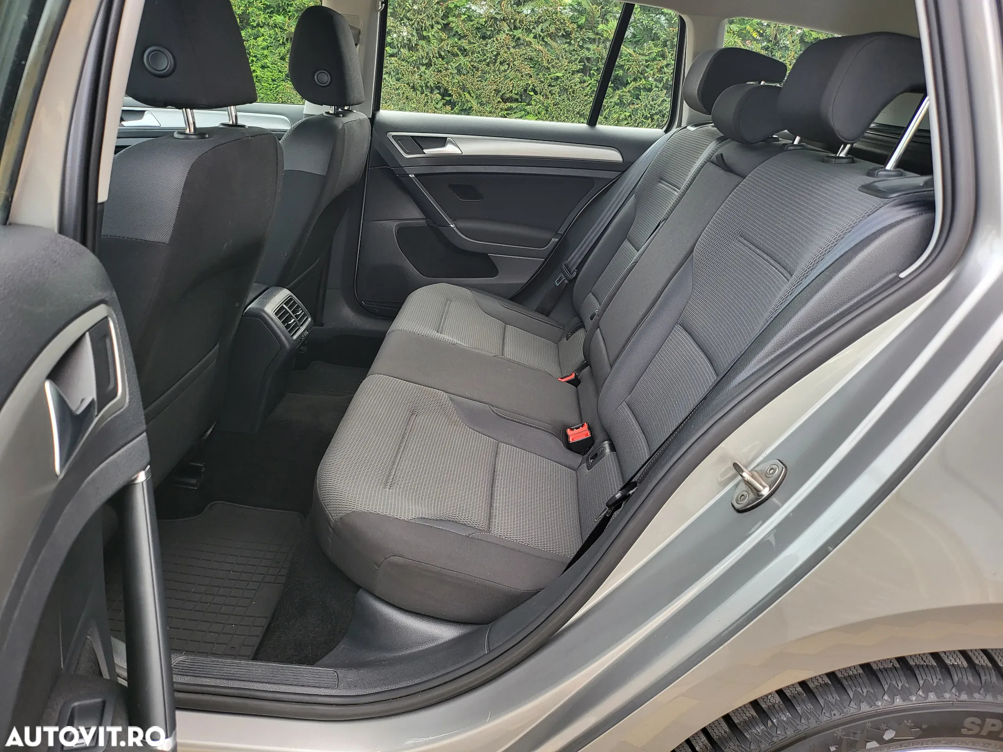 Volkswagen Golf 1.6 TDI BMT Comfortline - 16
