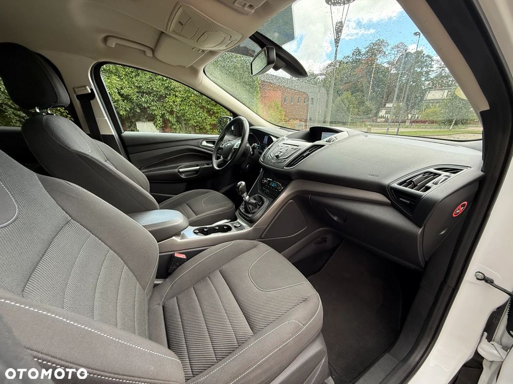 Ford Kuga - 22