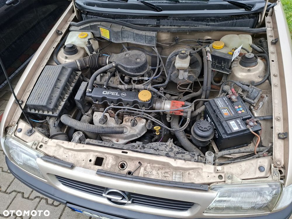 Opel Astra 1.4 Base - 11
