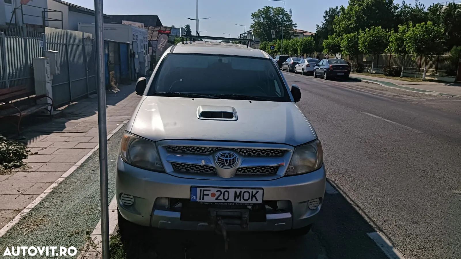 Toyota Hilux 4x4 Double Cab - 1