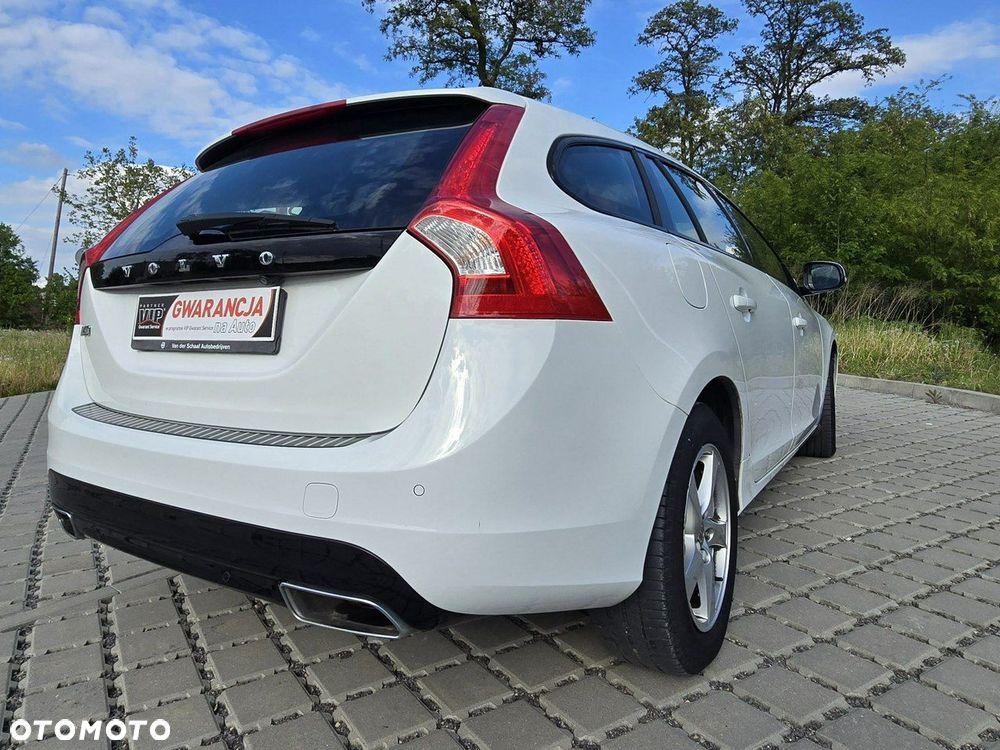 Volvo V60 D2 Geartronic Summum - 12