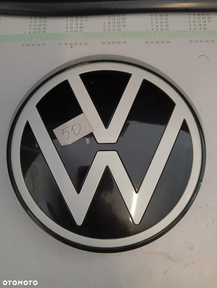 ZNACZEK LOGO EMBLEMAT 10A853601 VW VOLKSWAGEN - 1