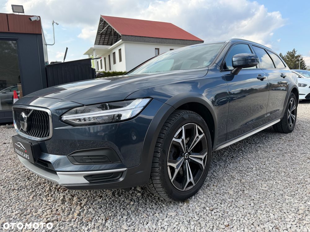 Volvo V90 Cross Country D5 AWD Pro - 4