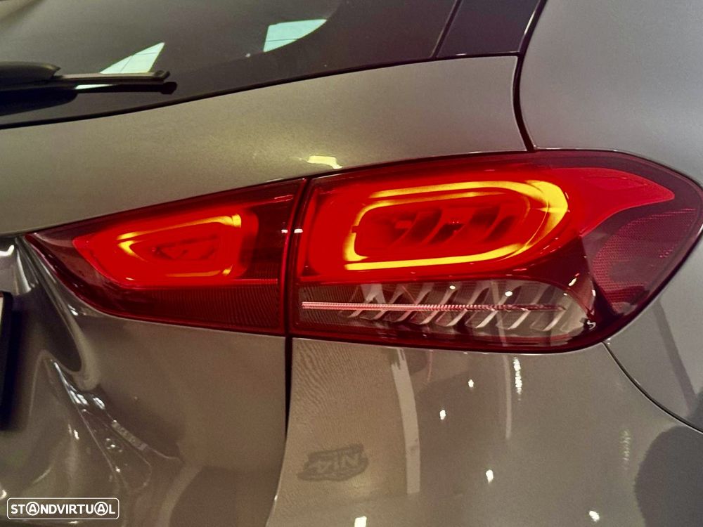 Mercedes-Benz GLA 200 d AMG Line - 18