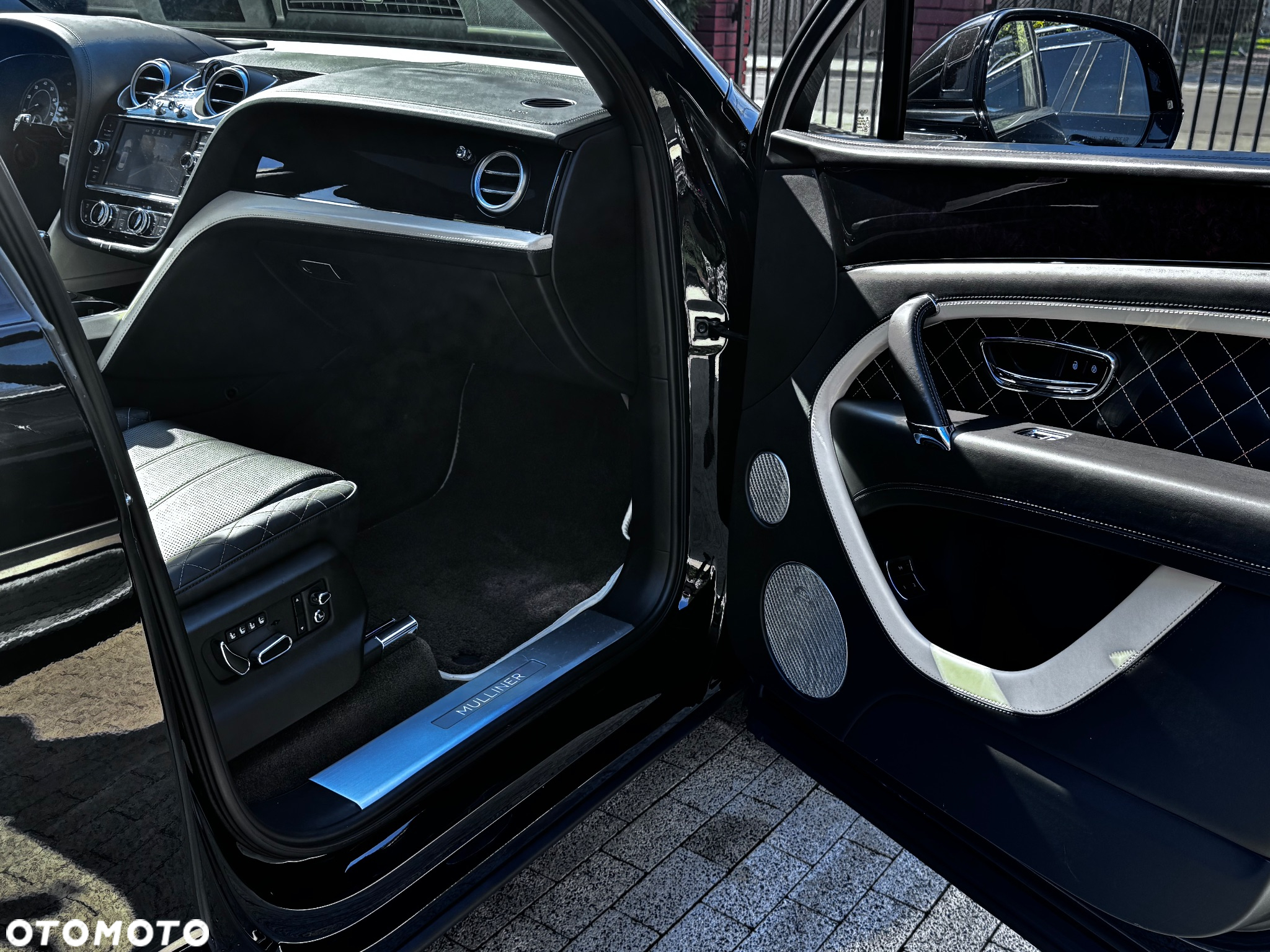 Bentley Bentayga W12 Mulliner - 6
