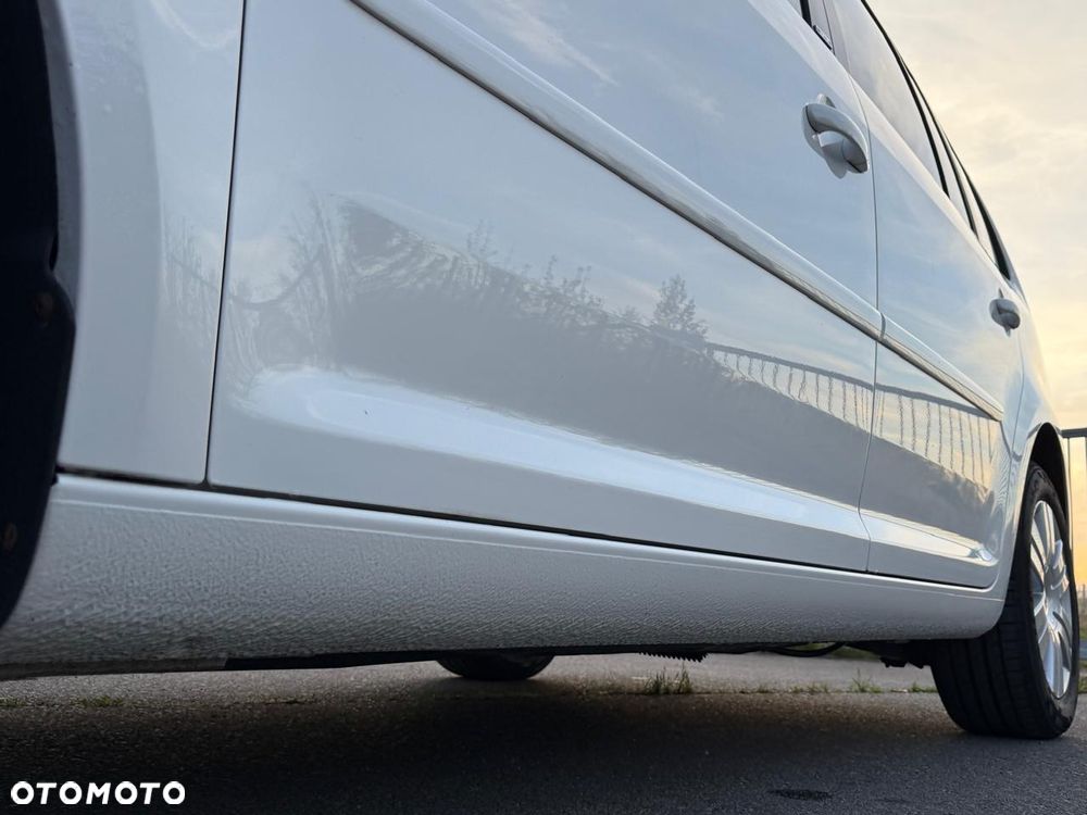 Volkswagen Touran 1.6 TDI DPF STYLE - 5