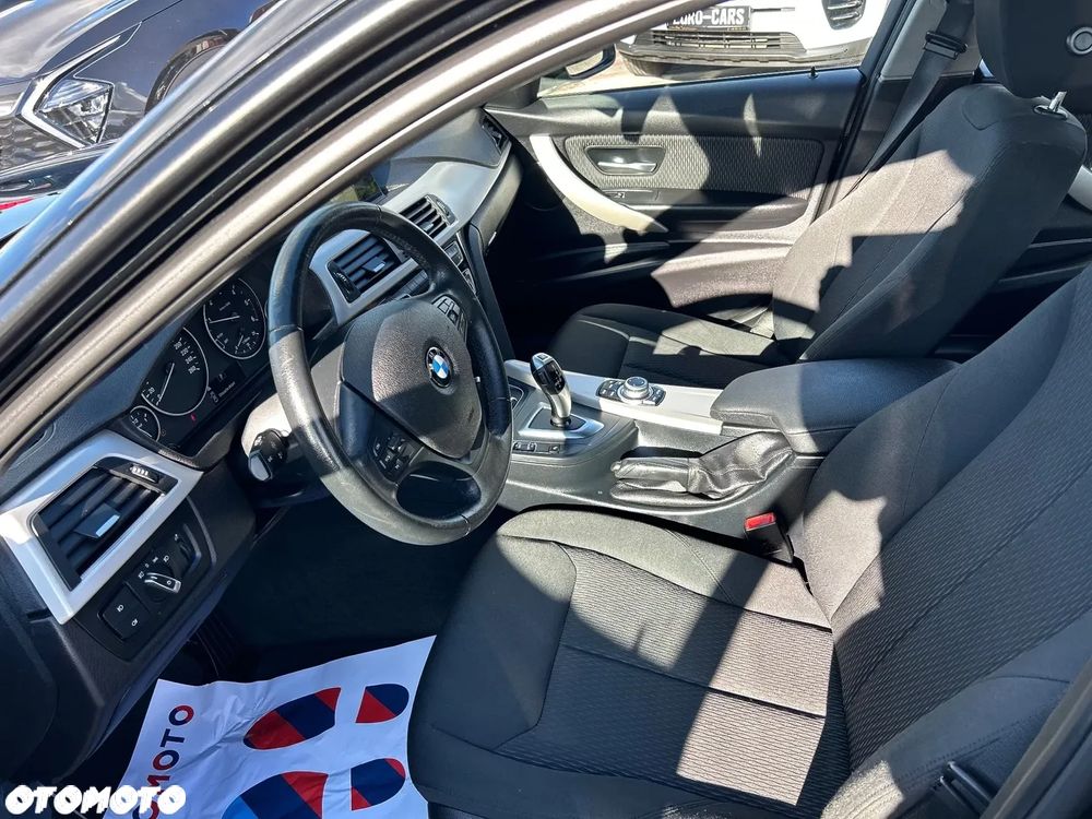 BMW Seria 3 318d - 12