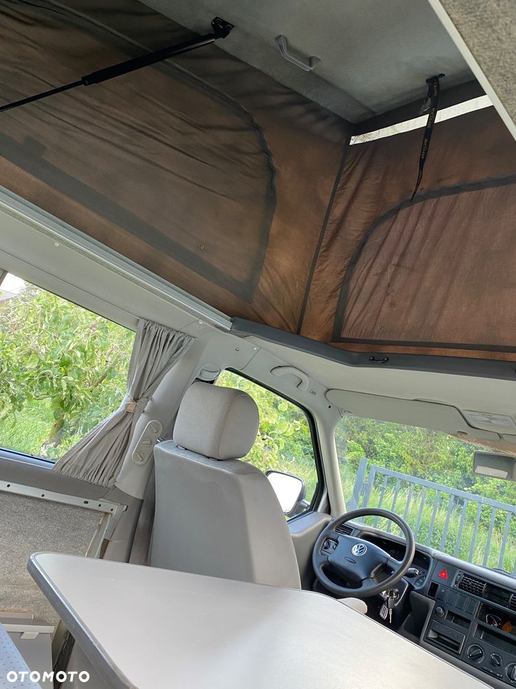 Volkswagen Caravelle - 12