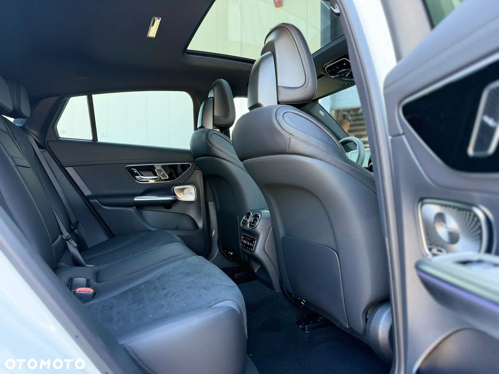 Mercedes-Benz GLC - 29
