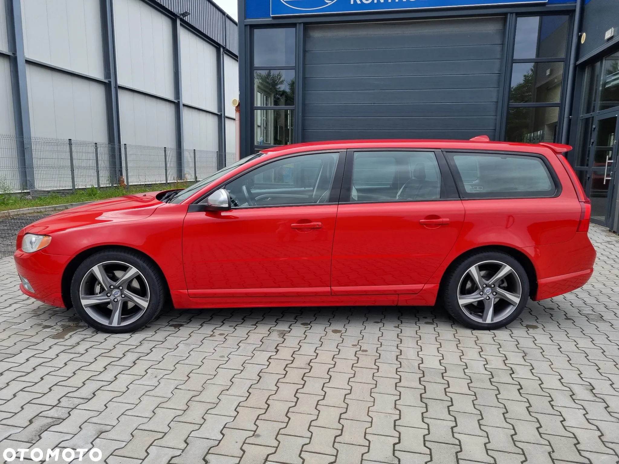Volvo V70 D3 R-Design - 6