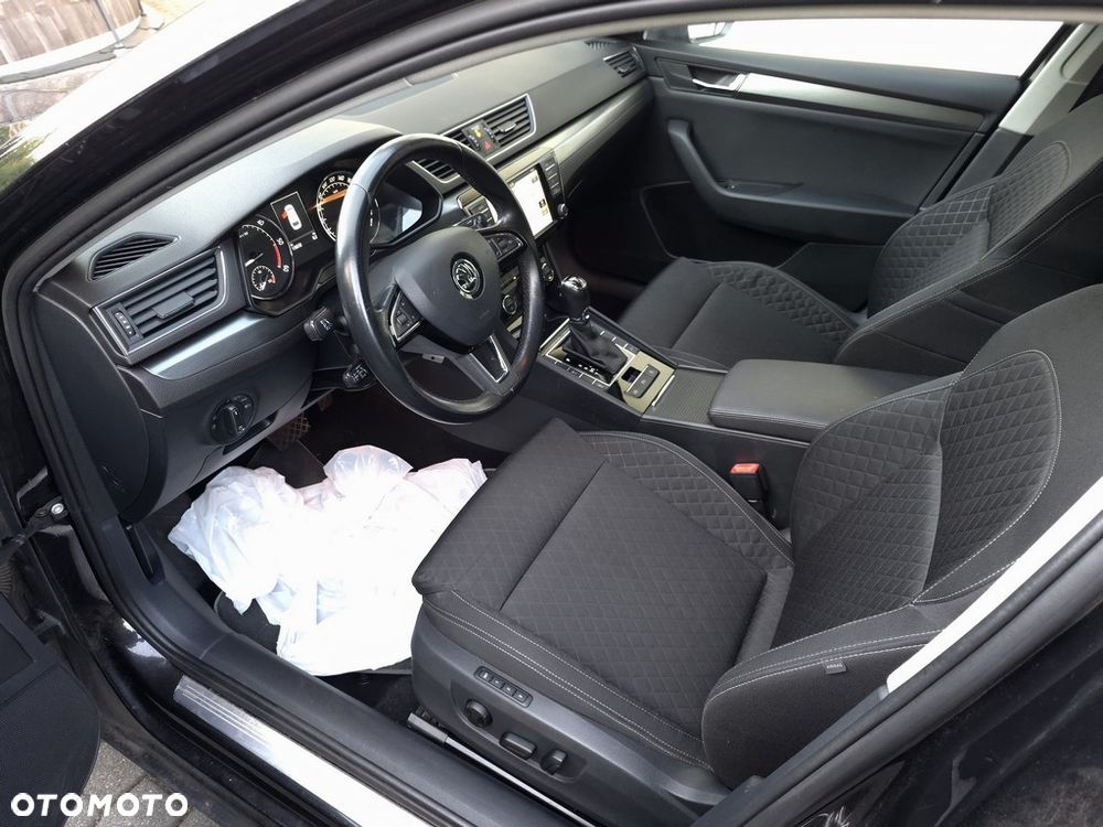 Skoda Superb 2.0 TDI Style DSG - 9