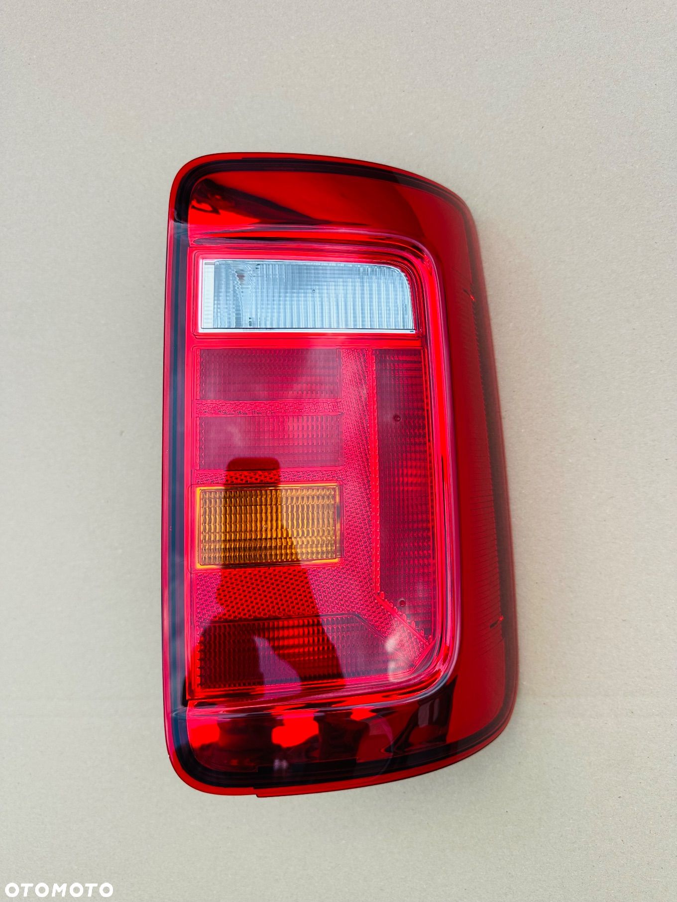 LAMPA TYLNA TYŁ PRAWA VW CADDY 2K1 IDEALNA EU - 1