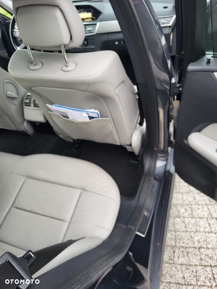 Mercedes-Benz Klasa E 220 CDI DPF BlueEFFICIENCY Automatik Avantgarde - 15