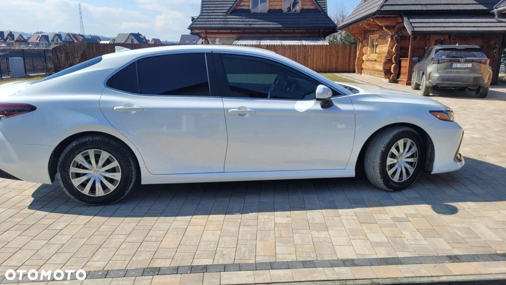 Toyota Camry - 3