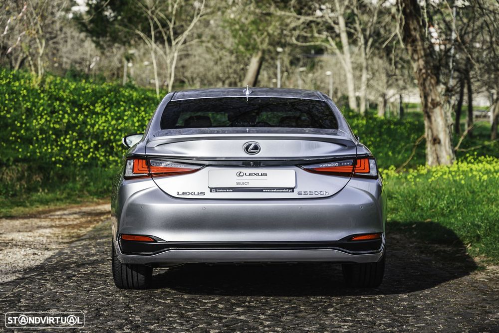 Lexus ES 300h Sport - 4