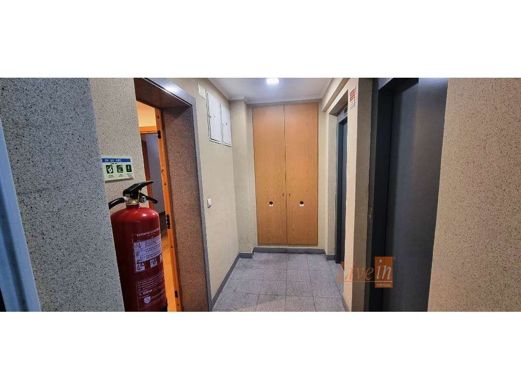 ApartamentoT3 na Rua Vale Formoso de Cima em Marvila - Grande imagem: 3/27