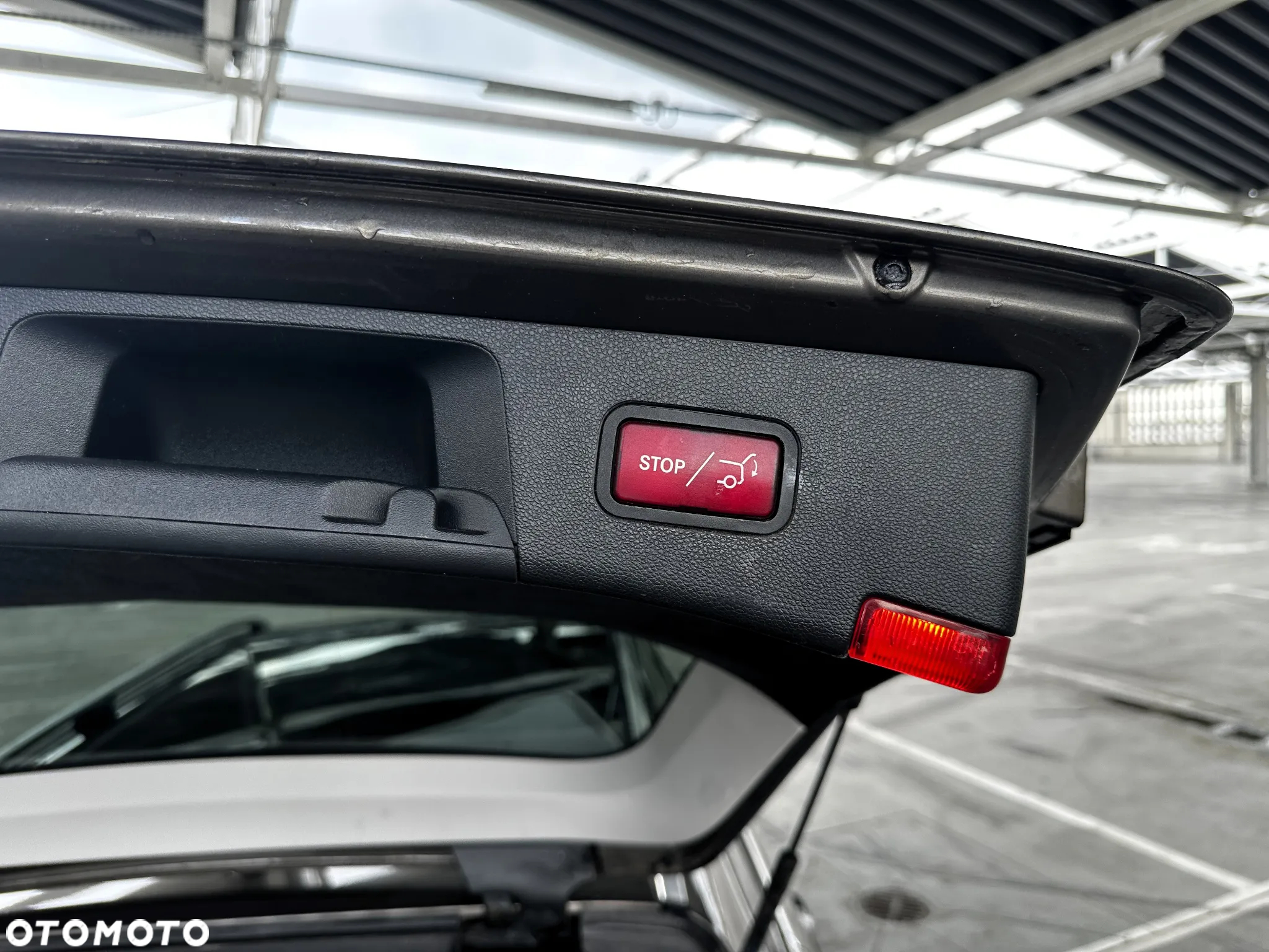 Mercedes-Benz Klasa E 200 T CGI BlueEFFICIENCY 7G-TRONIC Avantgarde - 19