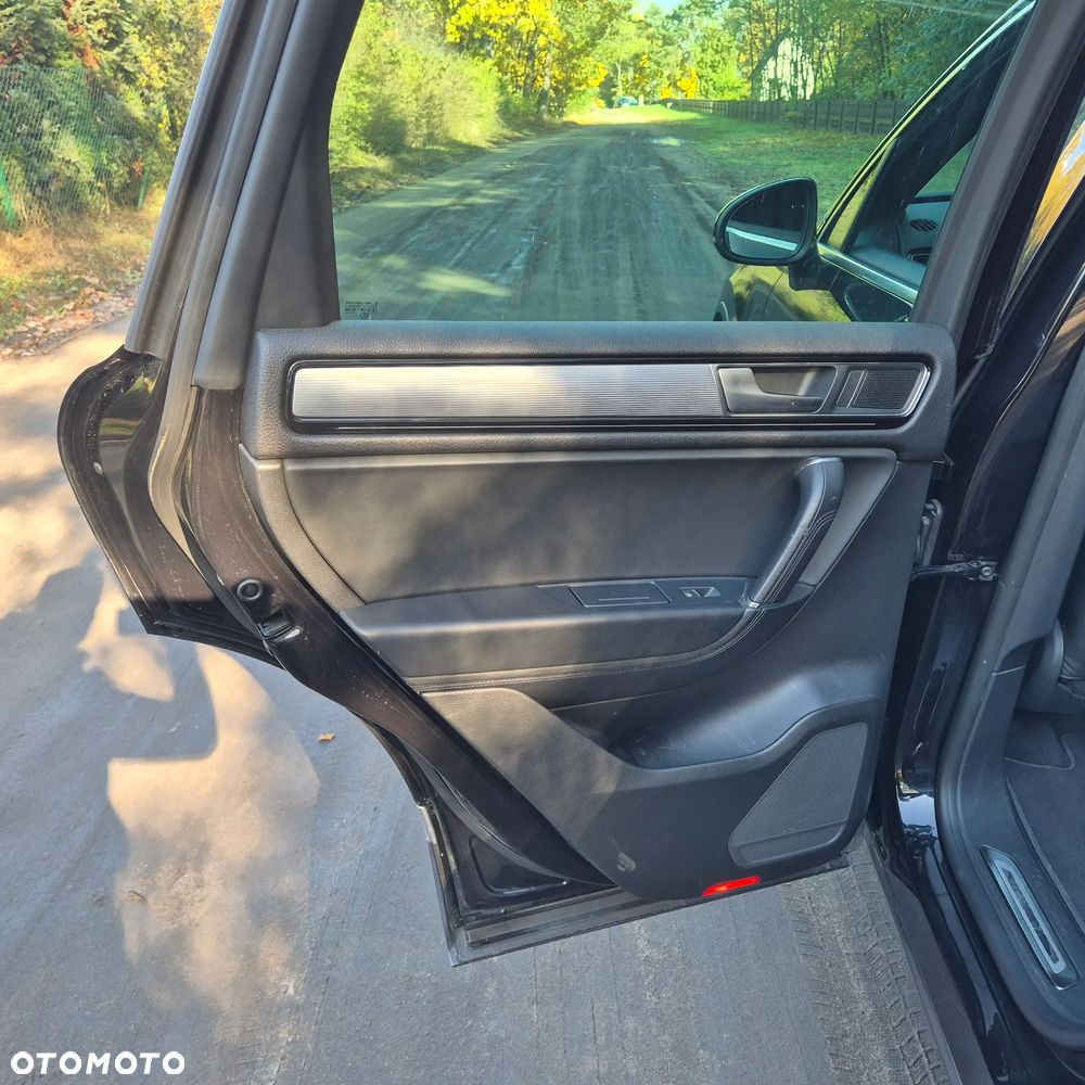 Volkswagen Touareg 3.0 V6 TDI SCR Blue Motion DPF Automatik Exclusive - 22