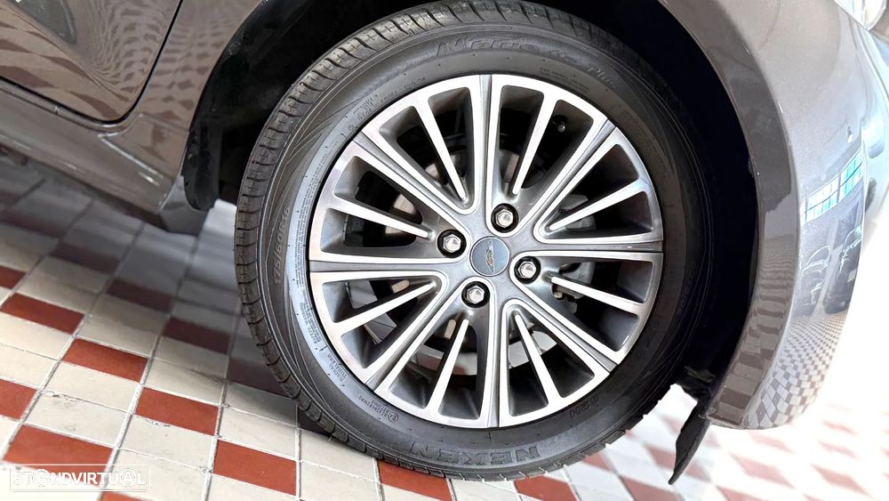 Aston Martin Cygnet - 12