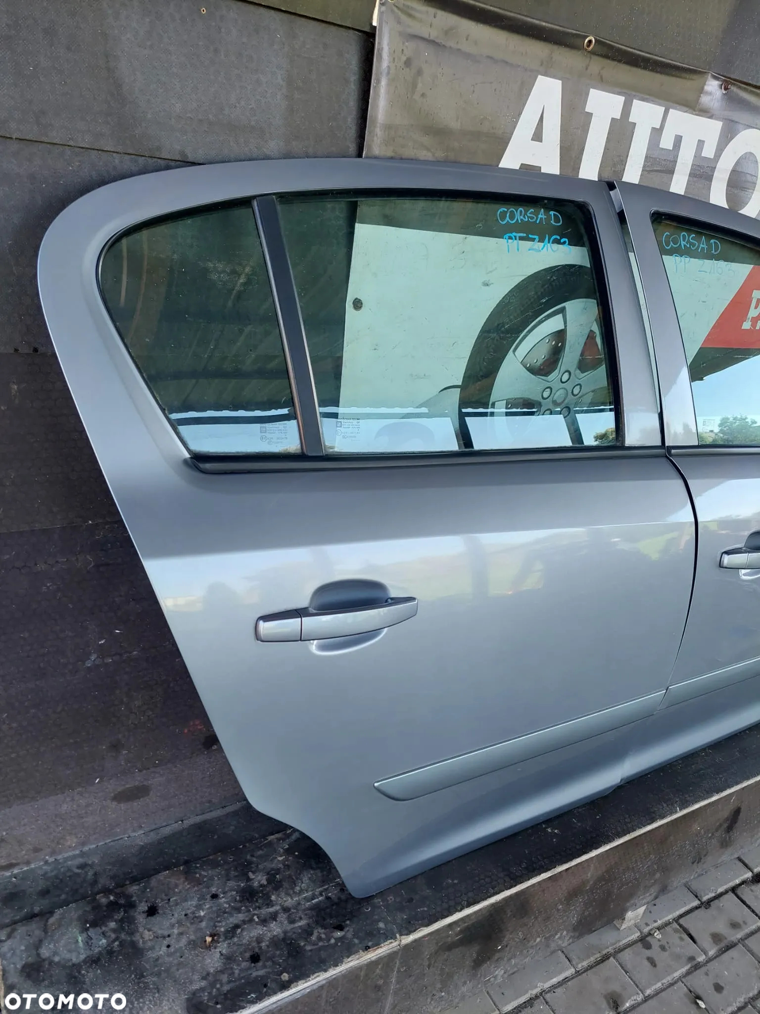 Drzwi PRAWY PRZÓD OPEL Corsa D 5D Z163 - 5