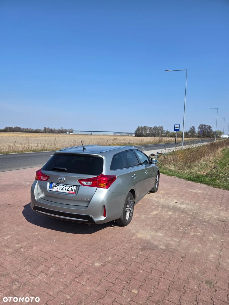 Toyota Auris 1.6 Premium Comfort MS - 3
