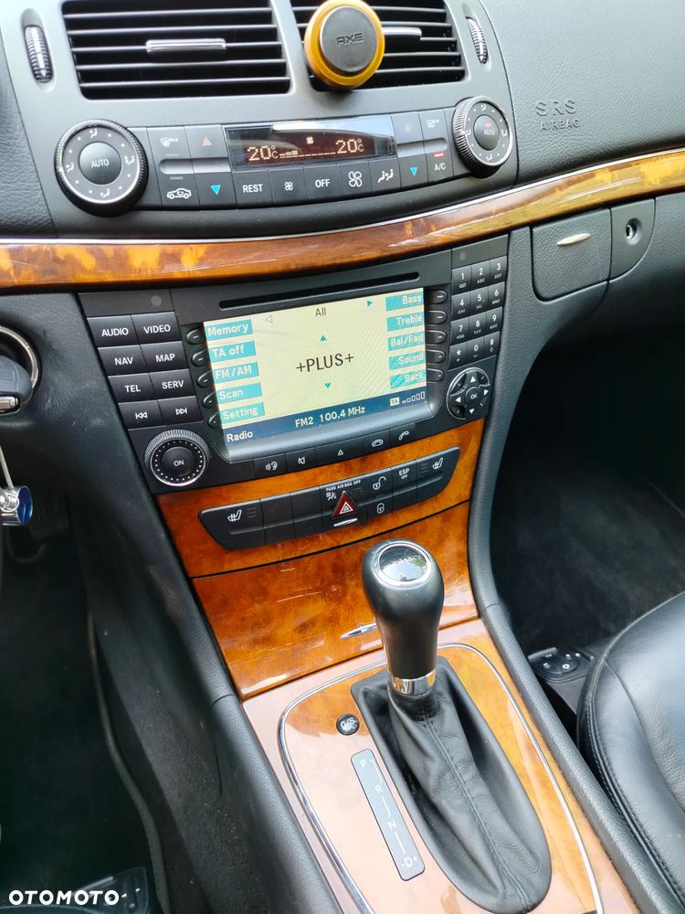 Mercedes-Benz Klasa E 280 4-Matic T Elegance - 12