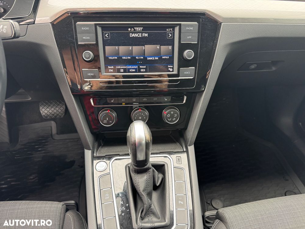 Volkswagen Passat 2.0 TDI DSG Comfortline - 19