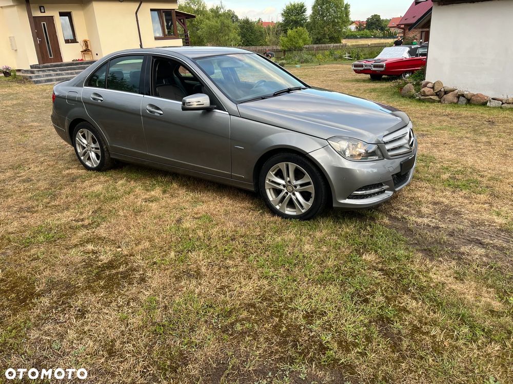 Mercedes-Benz Klasa C 180 CGI BlueEFFICIENCY Avantgarde - 24