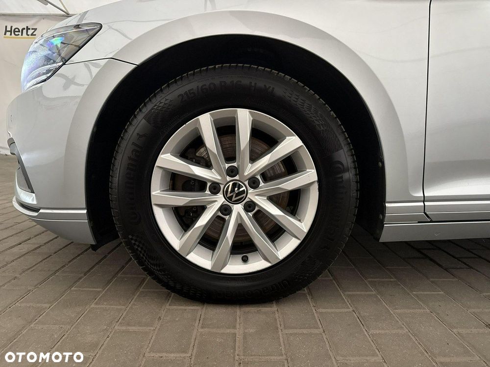 Volkswagen Passat - 21